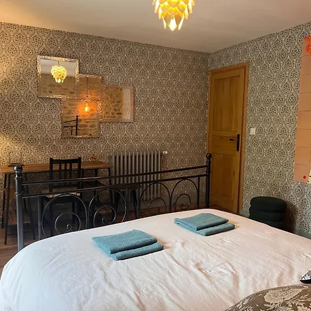 Privee Avec Entree Independante & Piscine 3*